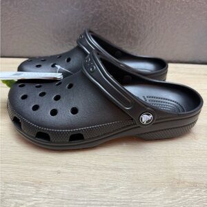 Black crocs